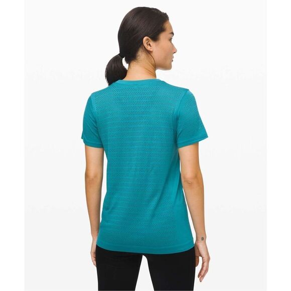 Lululemon Breeze By Short Sleeve Squad in Ice Cave - Picture 2 of 7